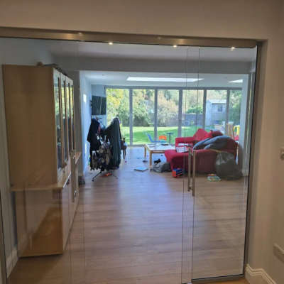 Clear Glas Double Sliding Doors
