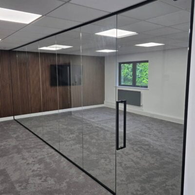 Frameless Single Glazed Partitions
