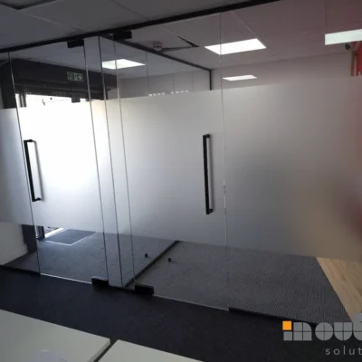 Single Glass Partition with Frameless Glass Doors